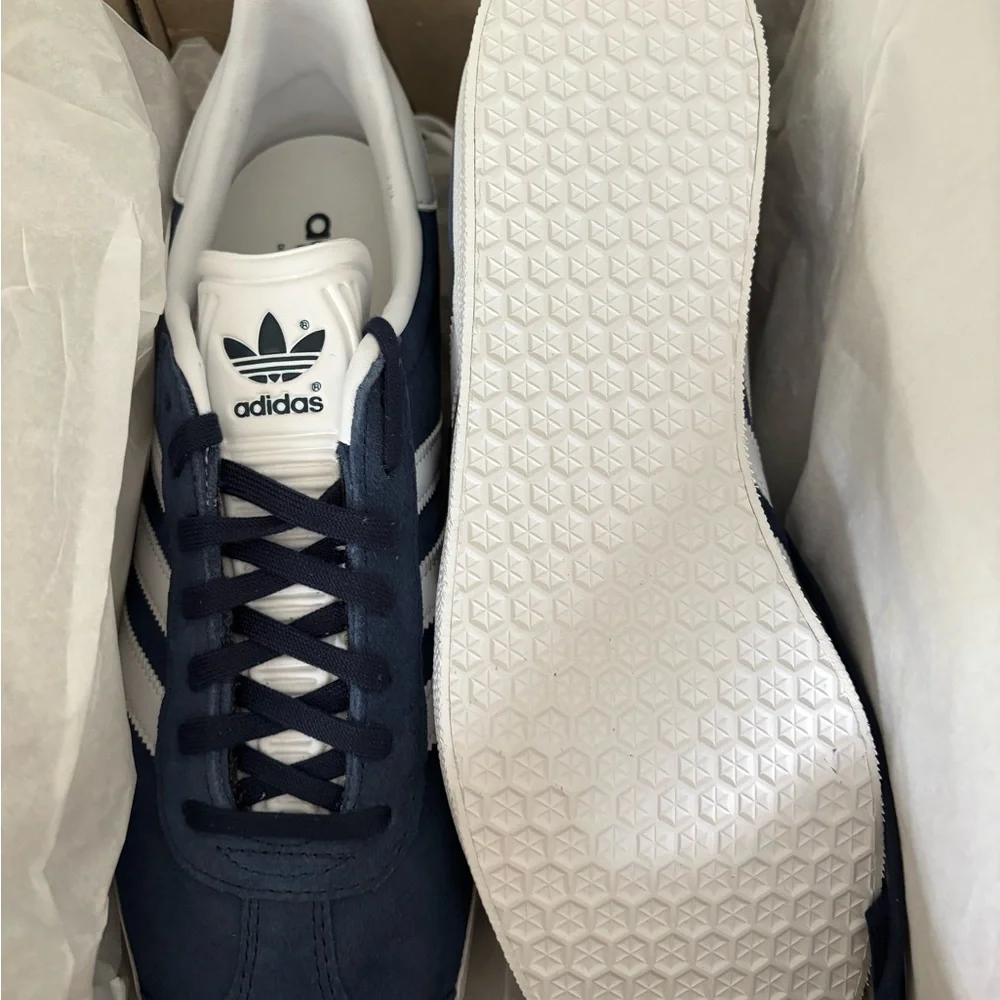Adidas Gazelle Collegiate Navy & White brand new - Picture 2 of 6